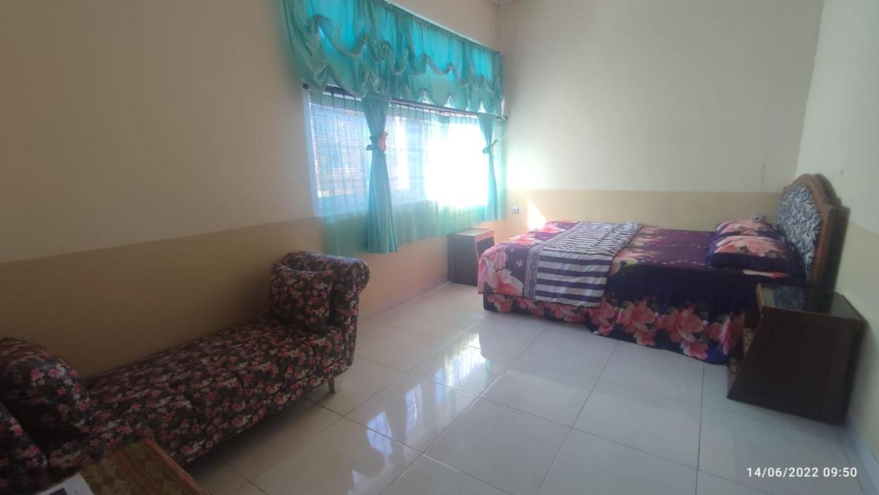 D-Rima Homestay Ruteng Exterior photo
